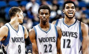 雷霆＆勇士合计狂轰33记三分，三分命中率均超4成（勇士与雷霆合飙33记三分，外线命中率双双破四成）