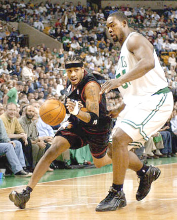 足球装备科技最新发展（足球装备科技前沿动态）