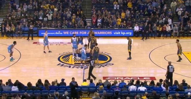 调皮二娃上线，穆勒庆祝夺冠时和25号队友高尔德顶牛假装受伤（穆勒夺冠庆祝与25号高尔德顶牛嬉闹，二娃调皮上演装伤）