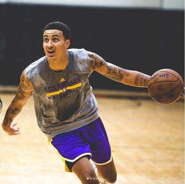 里昂新星再度闪光（里昂新秀再次大放异彩）