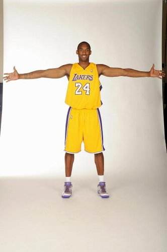 日职联争冠关键战前瞻：柏太阳神主场冲冠遇阻 町田泽维携交锋优势来袭（日职联争冠焦点战前瞻：柏太阳神主场冲顶受考验，町田泽维凭交锋优势压境）