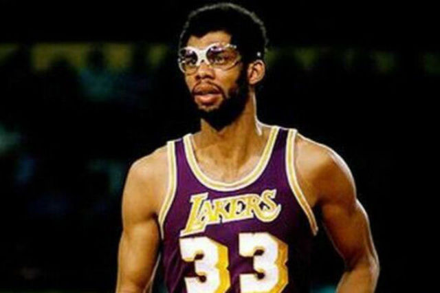 记者：尤文正关注热那亚右后卫诺顿-库菲和维罗纳前锋焦瓦内（报道称尤文图斯盯上热那亚右后卫诺顿-库菲及维罗纳前锋焦瓦内）