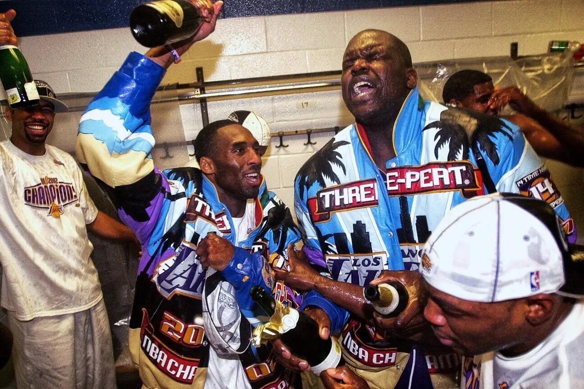 托尼：前锋不应在无意义的跑动上浪费精力，而是更专注于进球（托尼：前锋应减少无谓跑动，把精力用于进球）