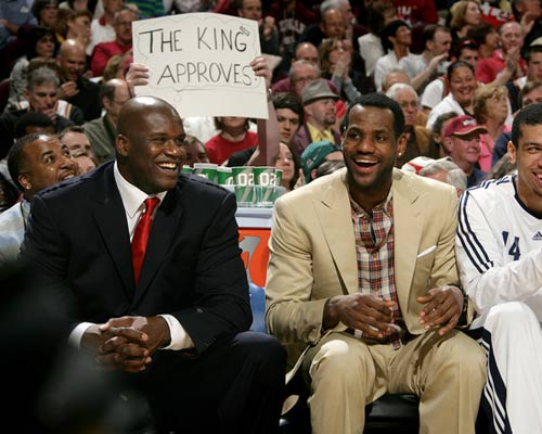 官方：恰尔汗奥卢手腕受伤退出土耳其大名单，不会出战西班牙（土耳其队官宣：恰尔汗奥卢因腕伤退队，无缘战西班牙）