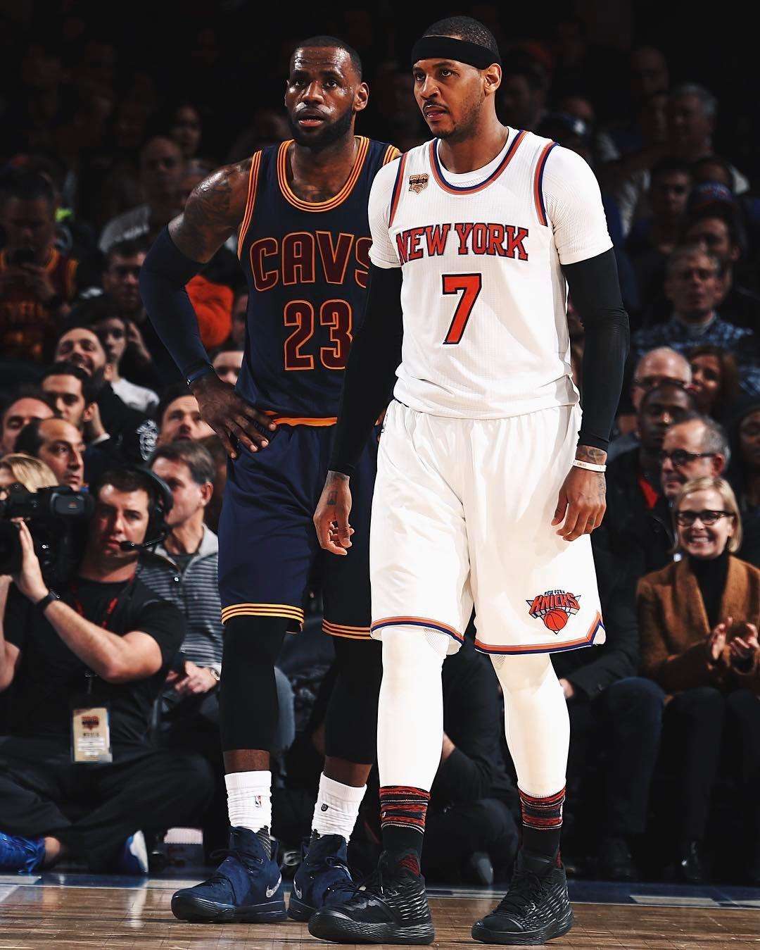 欧冠积分榜分析：小组晋级形势紧张,（欧冠积分榜解读：各组出线形势白热化）